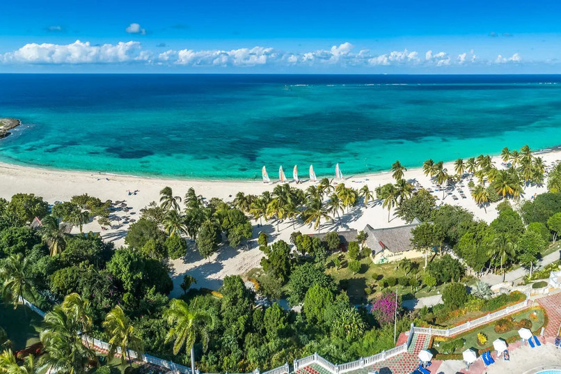 Пляж отеля Sol Rio de Luna y Mares Resort в Ольгине