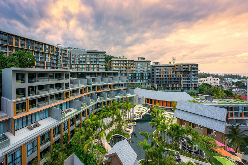 Отель Mida Grande Resort Phuket у пляжа Сурин