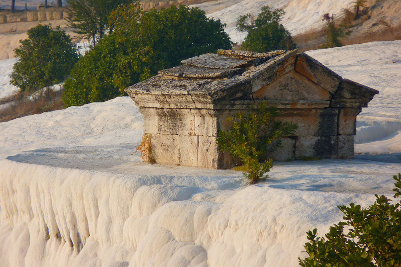 Саркофаг в Памуккале