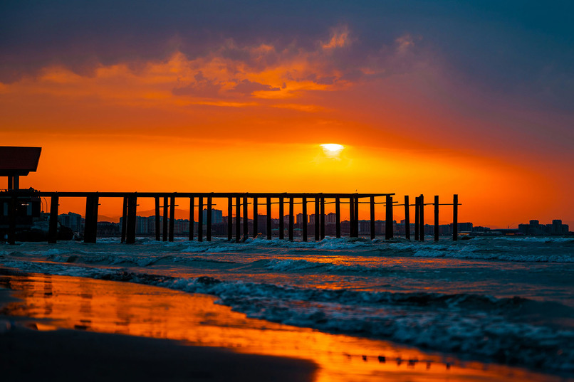 Закат в Баку