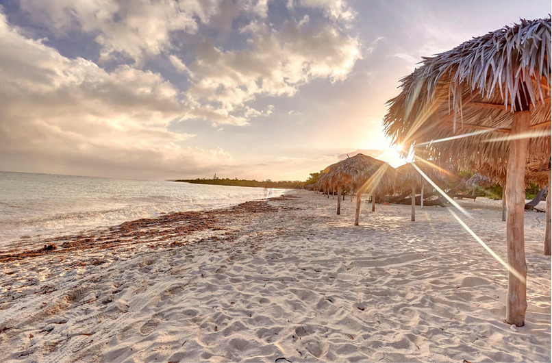 Пляж отеля Sol Turquesa Beach в Ольгине